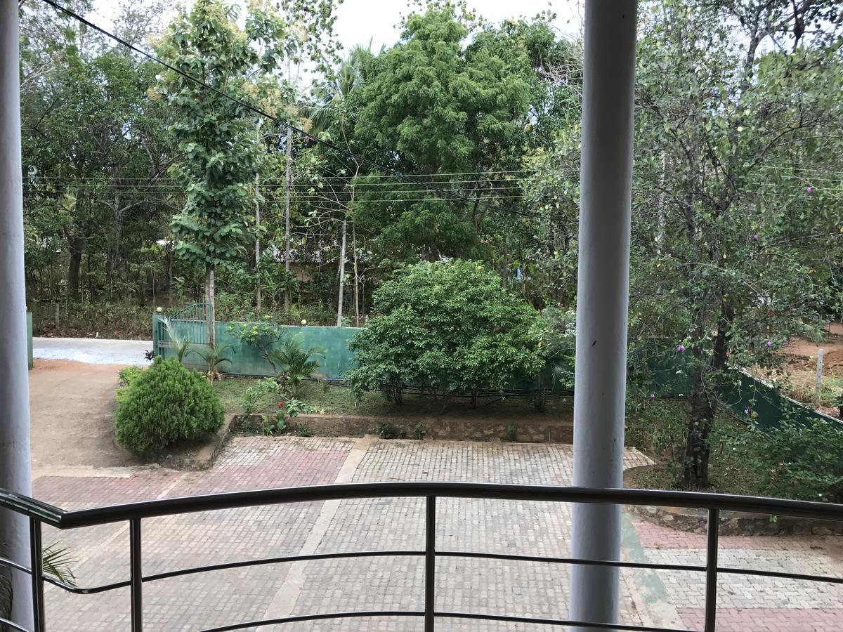 Deshani Holiday Inn Dambulla Dış mekan fotoğraf