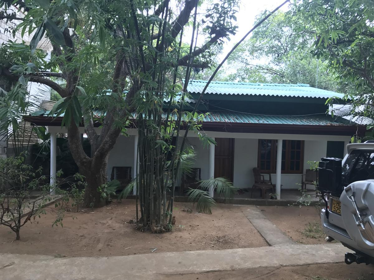 Deshani Holiday Inn Dambulla Dış mekan fotoğraf