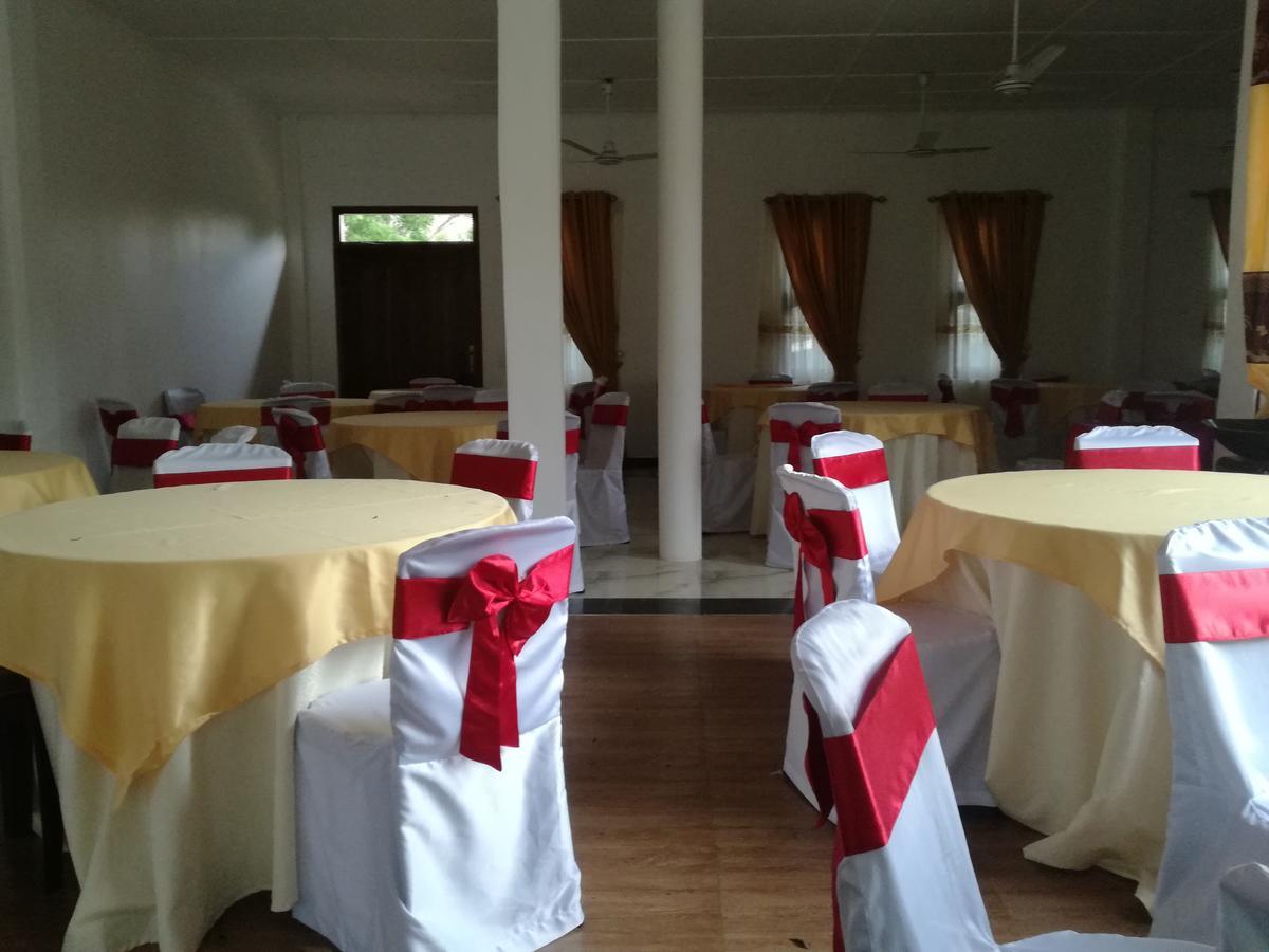 Deshani Holiday Inn Dambulla Dış mekan fotoğraf