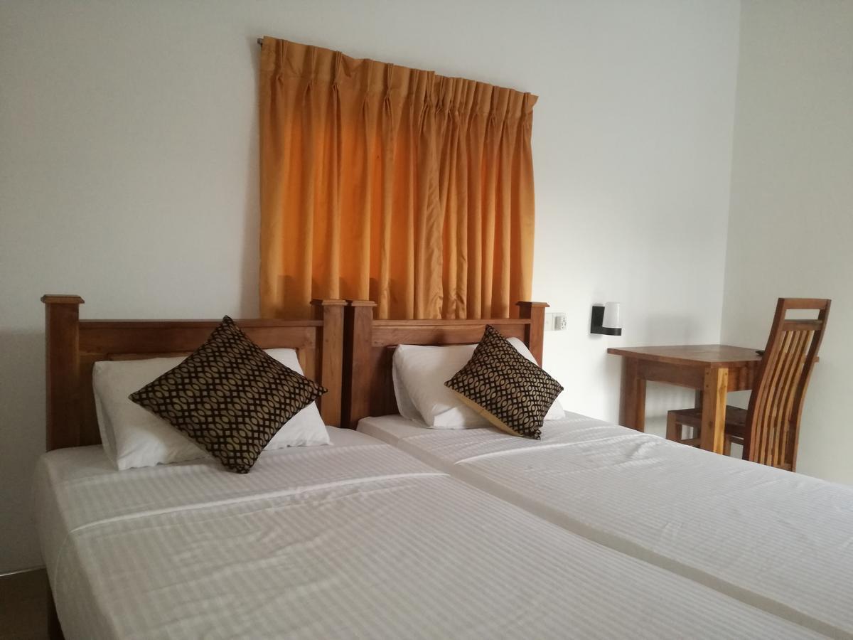 Deshani Holiday Inn Dambulla Dış mekan fotoğraf