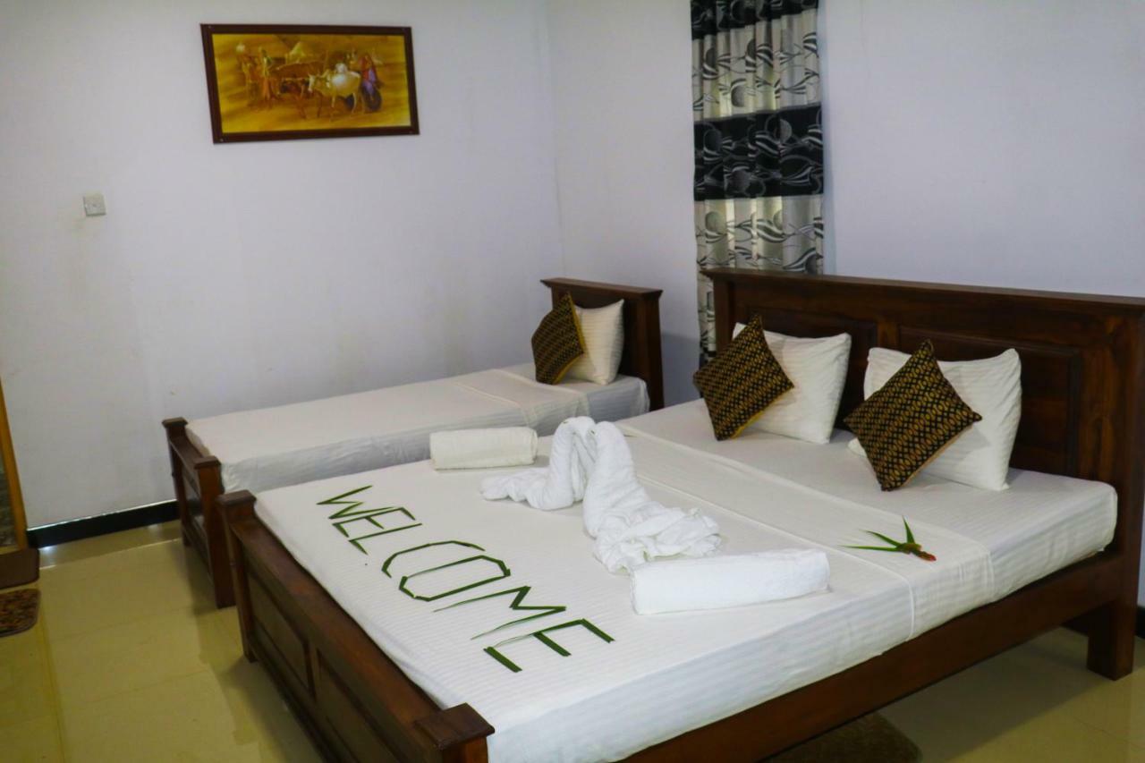 Deshani Holiday Inn Dambulla Dış mekan fotoğraf