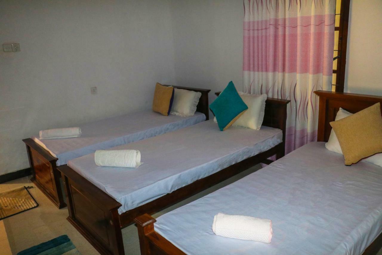Deshani Holiday Inn Dambulla Dış mekan fotoğraf