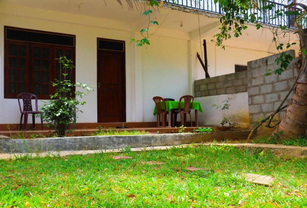 Deshani Holiday Inn Dambulla Dış mekan fotoğraf