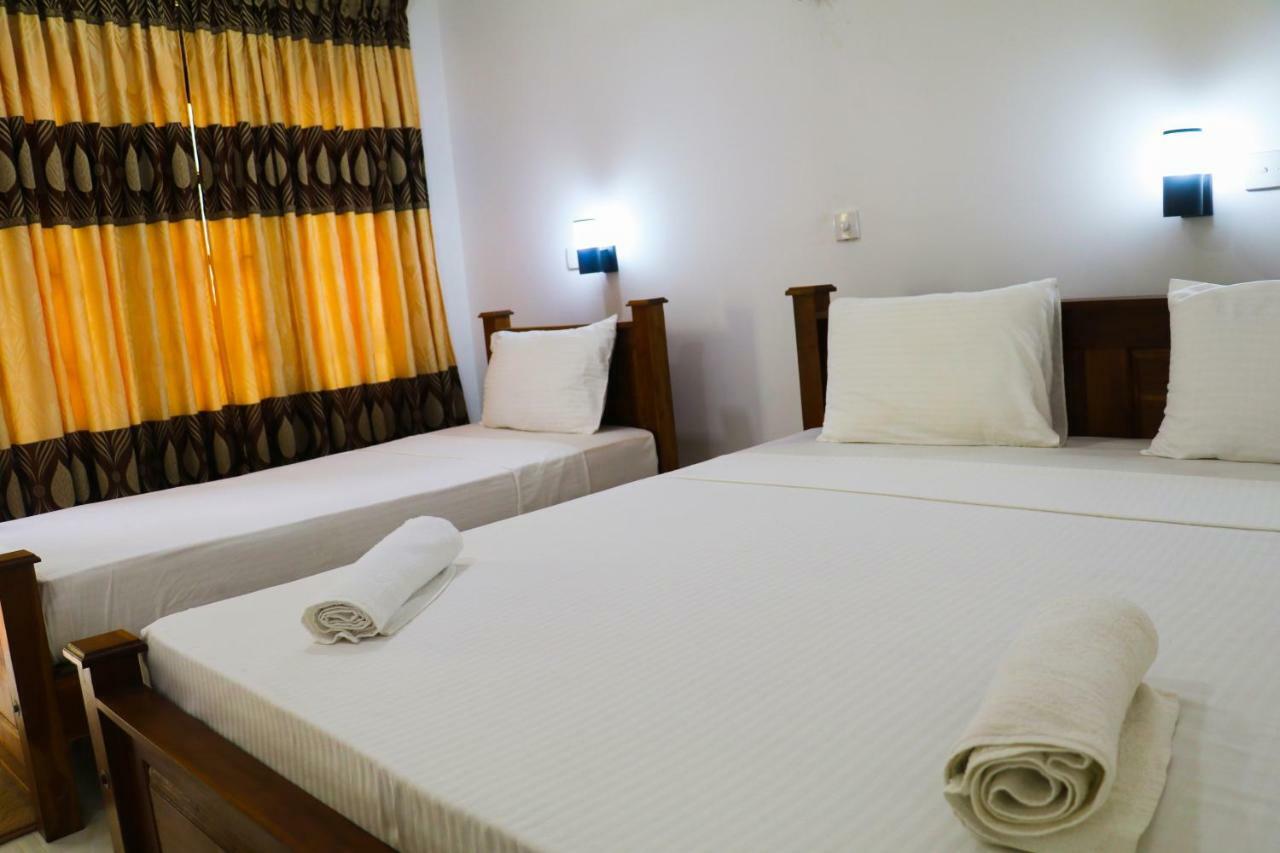 Deshani Holiday Inn Dambulla Dış mekan fotoğraf