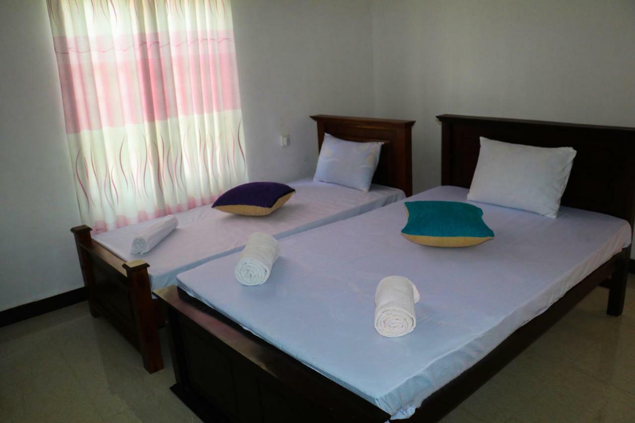Deshani Holiday Inn Dambulla Dış mekan fotoğraf