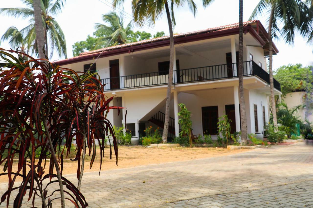 Deshani Holiday Inn Dambulla Dış mekan fotoğraf