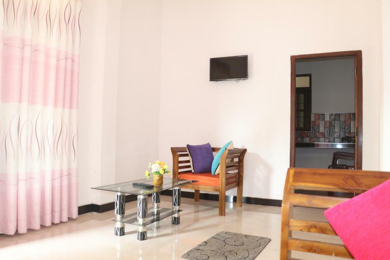 Deshani Holiday Inn Dambulla Dış mekan fotoğraf